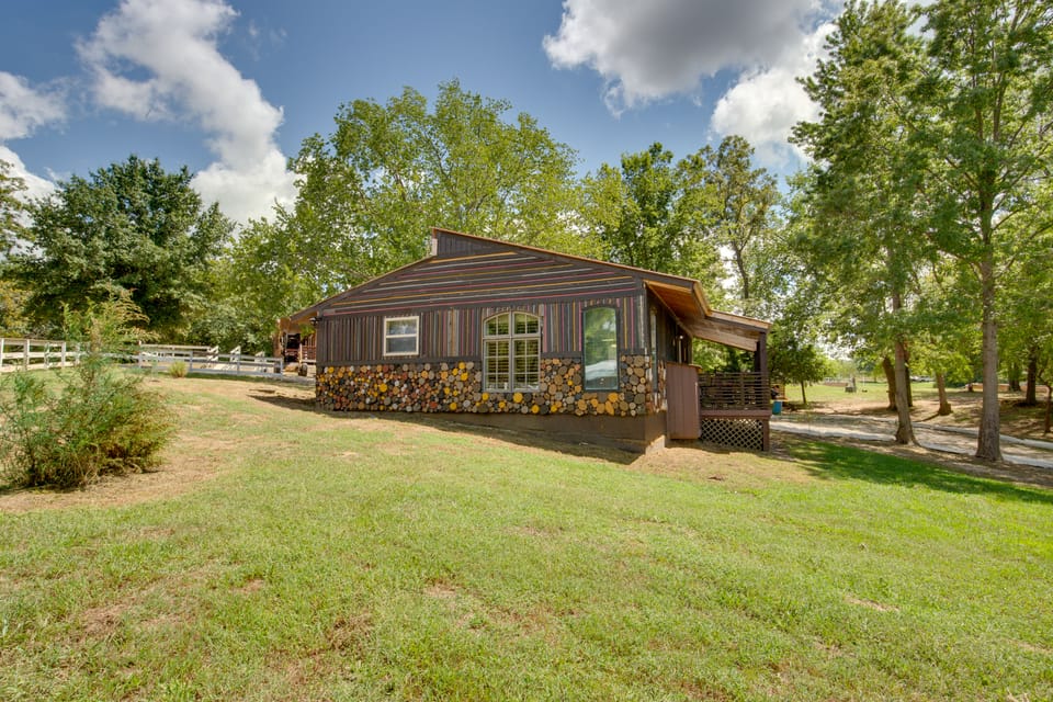 'Cedar Pointe' - Peaceful Lake Cabin in Odessa House in Missouri