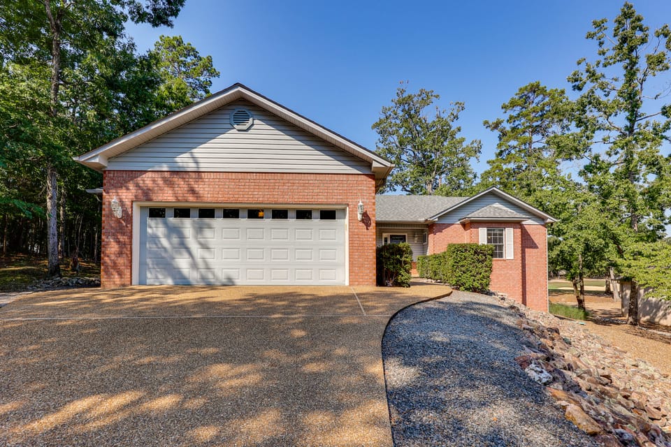 Golf, Fish & Hike: Hot Springs Village Home! House in Arkansas