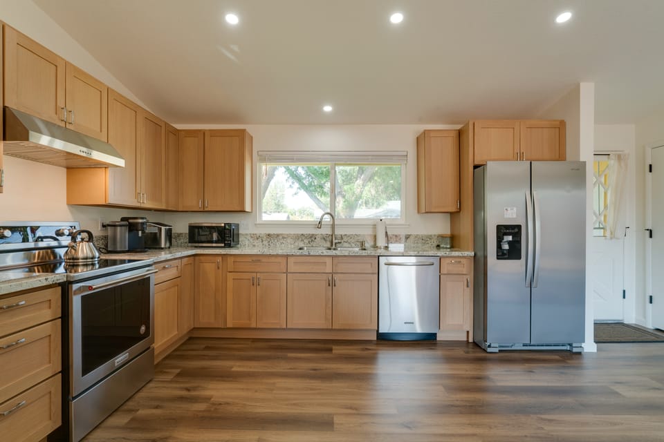 Quiet Home w/ Yard: 2 Mi to Mall & Sparks Marina! House in Sparks