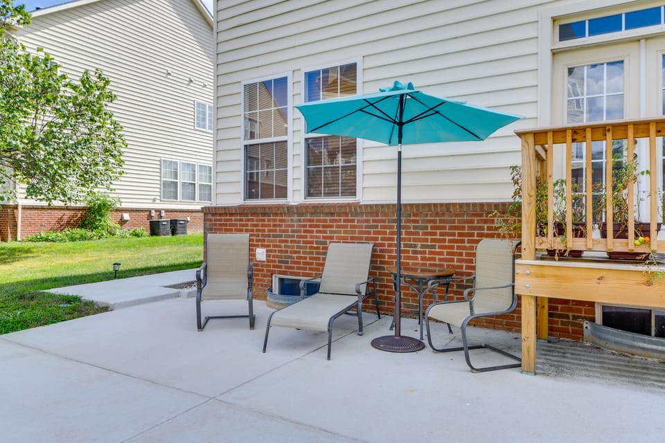 Pets Welcome! Cozy Family Apartment in Sterling Apartment in Herndon