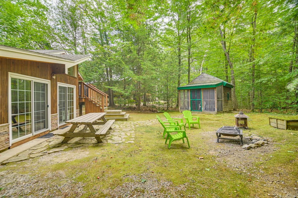 Walk to Water: Outdoor Gem w/ Bunkhouse in Madison House in Madison