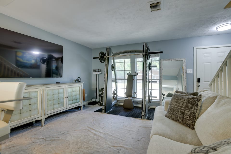 Pets Welcome! Humble Townhome 4 Mi to Airport Apartment in Humble