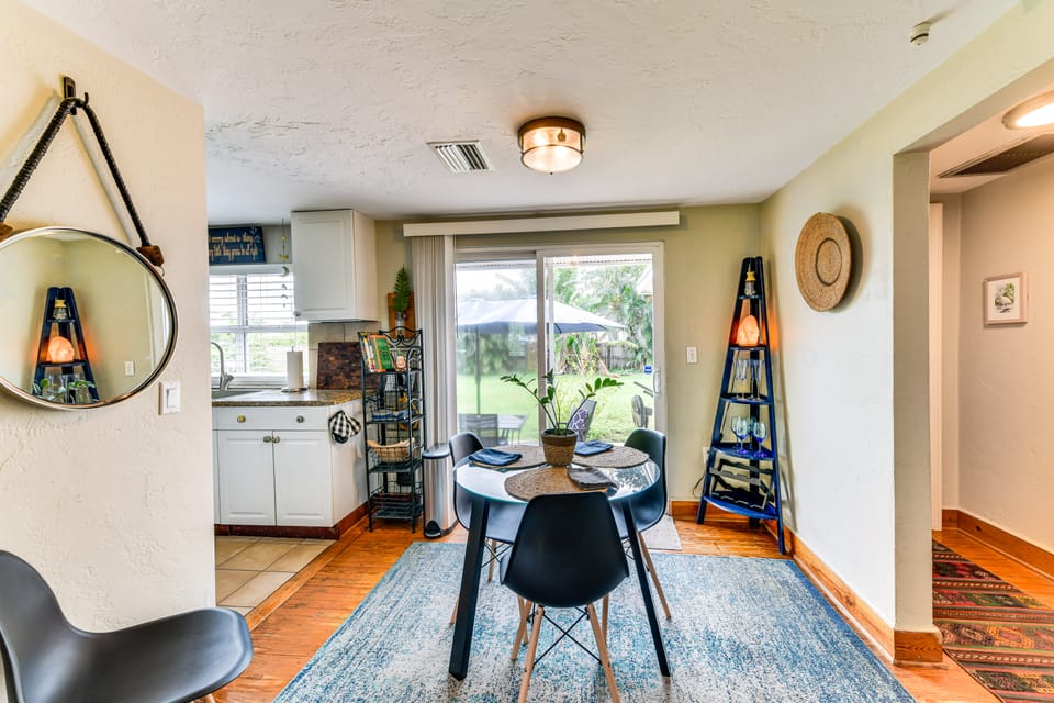 < 3 Mi to Dtwn: Pet-Friendly Sarasota Stay w/ Yard House in Sarasota