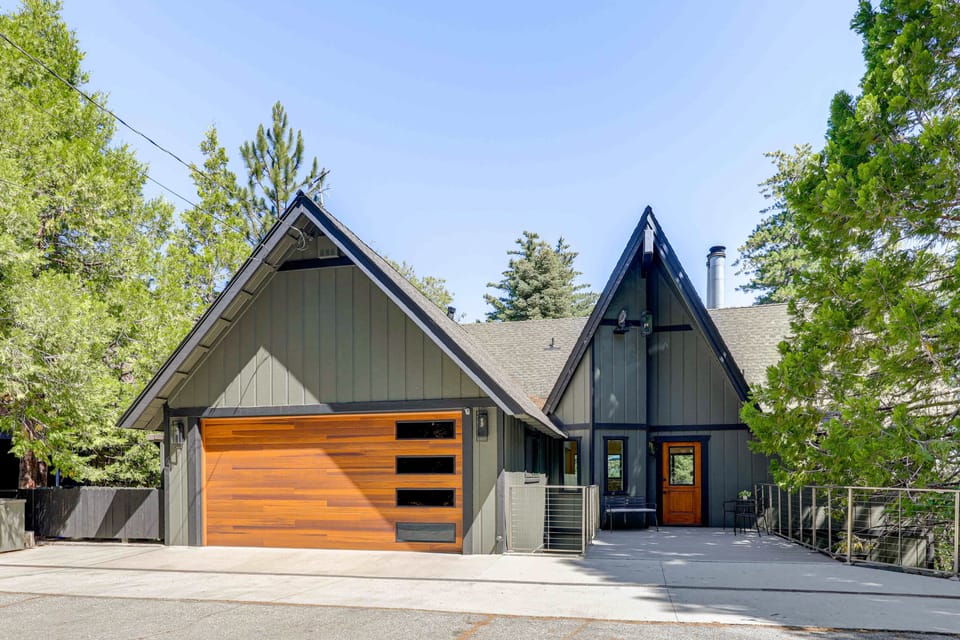 Stunning Forest Views: Luxury Lake Arrowhead Cabin House in Lake Arrowhead