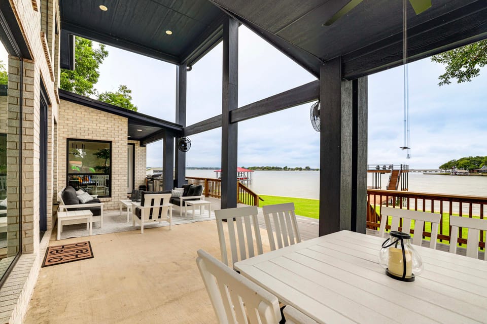 Hot Tub, Fire Pit! High-End Cedar Creek Lake Haven House in Gun Barrel City