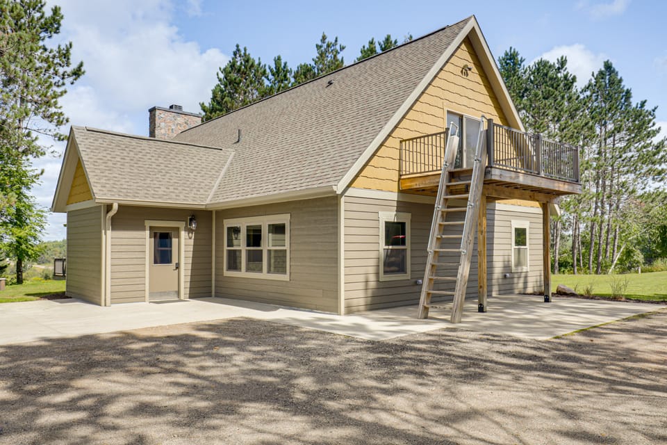 3 MI to Lake: Pet Friendly Wabeno Cabin! House in Wisconsin