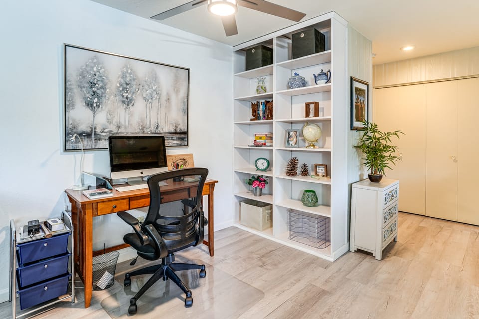 1 Mi to Whiskey Row + Town Sq: Remote Work Hub! Apartment in Prescott