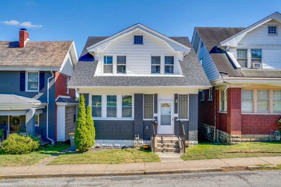 4 Mi to Dtwn: Pet-Friendly Home in Pittsburgh House in Mount Lebanon