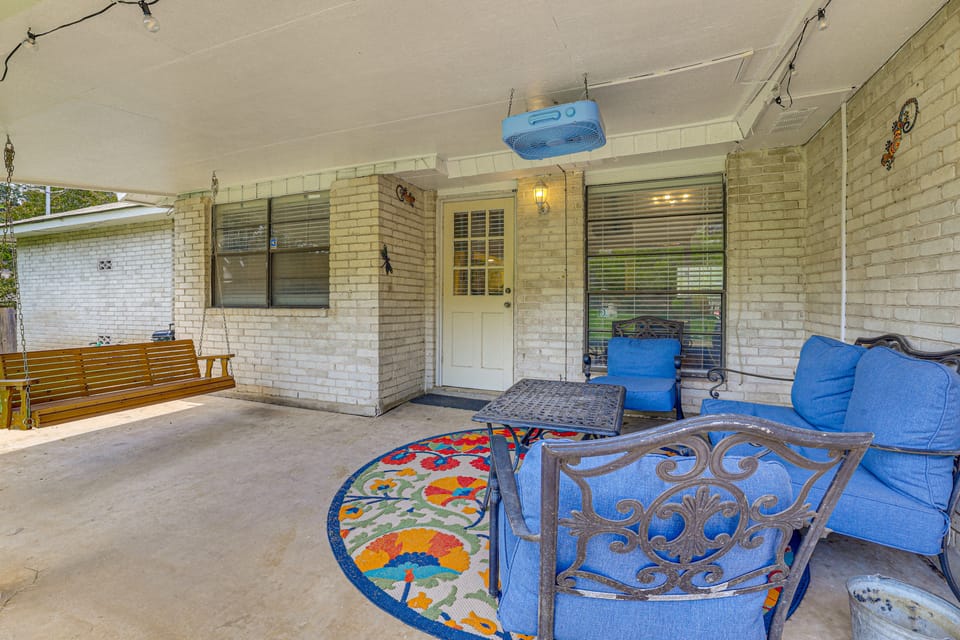 2 Mi to South Texas Medical Center: Home w/ Patio House in San Antonio