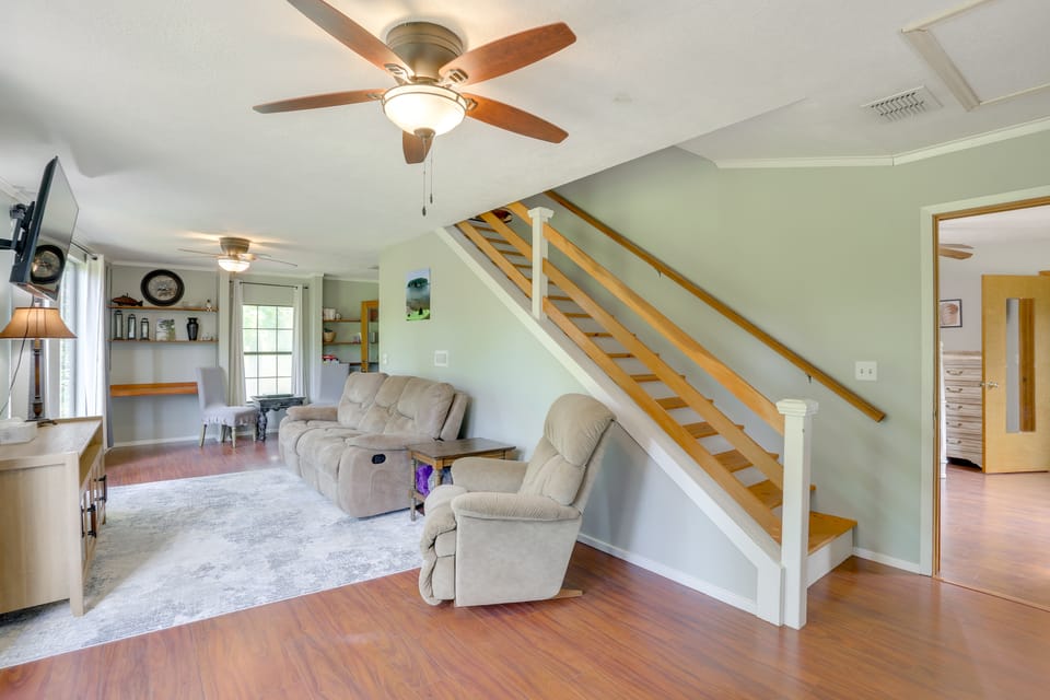 Wraparound Porch: Toledo Bend Reservoir Retreat! House in Toledo Bend Reservoir