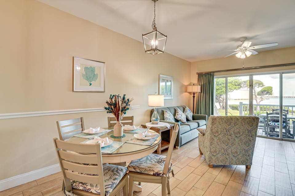Oceanfront Duck Key Villa: 2 Marinas Steps Away! Apartment in Duck Key
