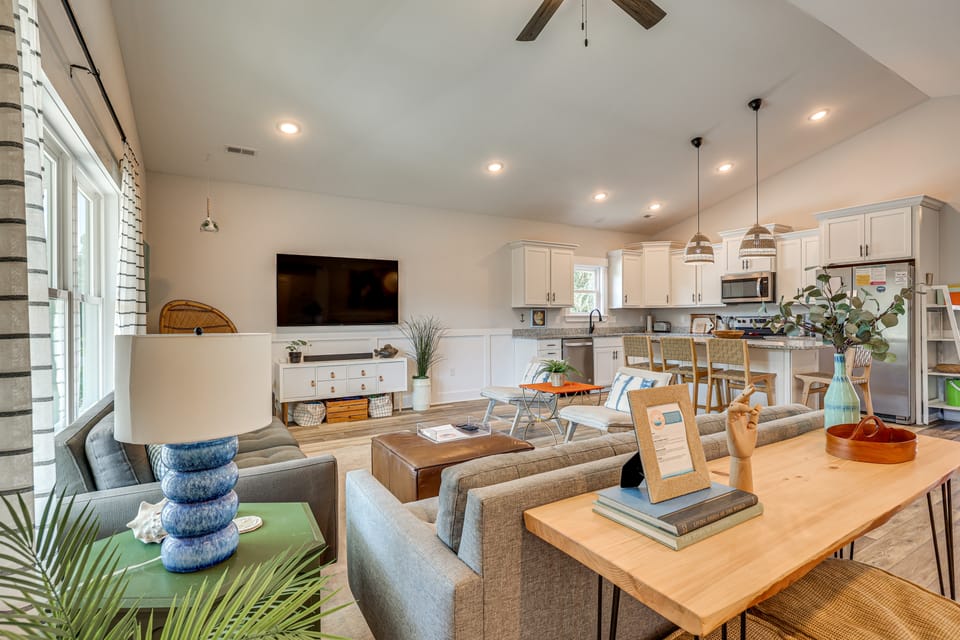 < 1 Mi to Beach: Home w/ Pool in Oak Island! House in Oak Island