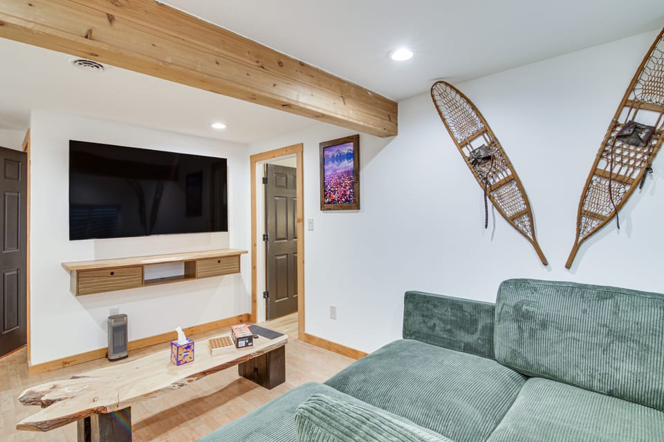 Sauna, Gas Grill & More! Belgrade Duplex Apartment in Belgrade