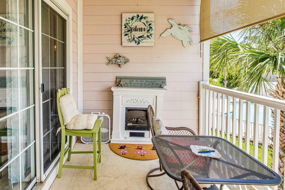 Relaxing Condo w/ Pool Near Beach & Casino Apartment in Little River