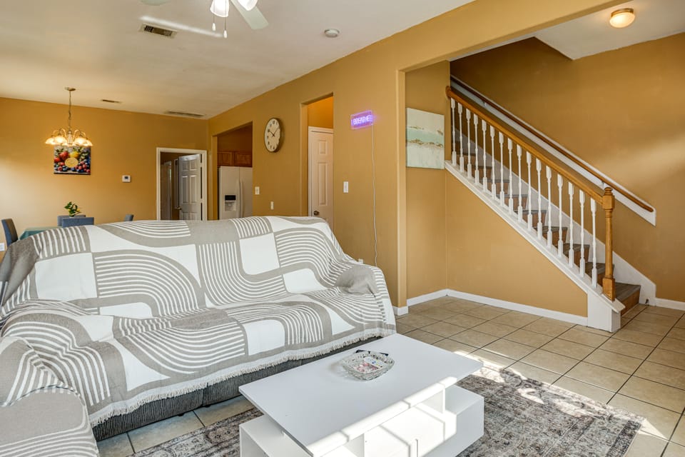 11 Mi to Dtwn Houston: Pet-Friendly Home w/ Yard! House in Houston