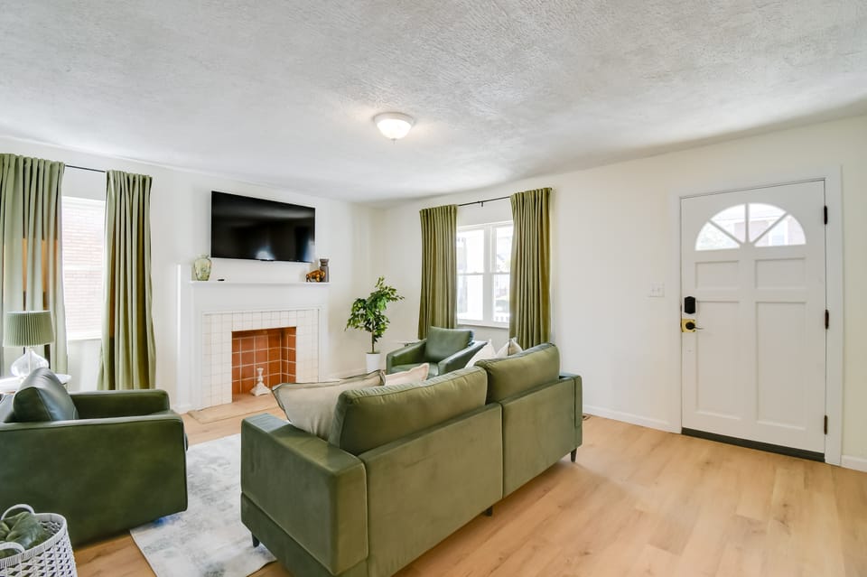 Walk to Ritter Park: Renovated Home Near Marshall! House in Huntington