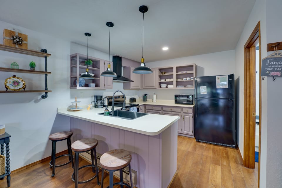 Ski Slope & Mtn Views: Waterfront Red River Studio Apartment in Red River