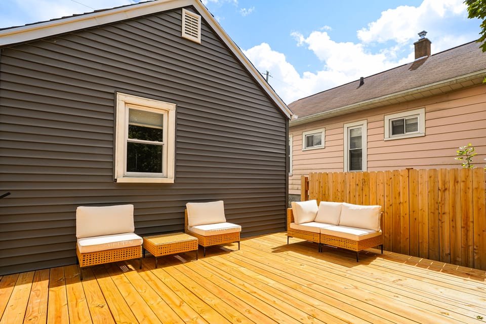 Pet Friendly Tiny Home w/ Deck: Close to MSU House in Lansing