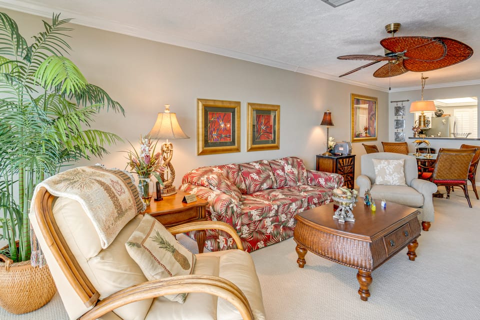Walk to Turtle Beach! Bayfront Unit w/ Pool & Dock Apartment in Florida