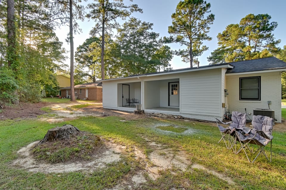 Hike & Explore: Cheraw Apt 7 Mi to Lake Juniper! Apartment in South Carolina