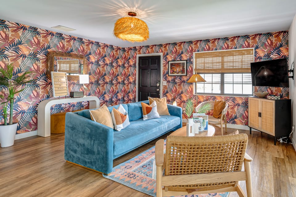 Dock, Hot Tub & Games: Crystal River Family Gem House in Florida
