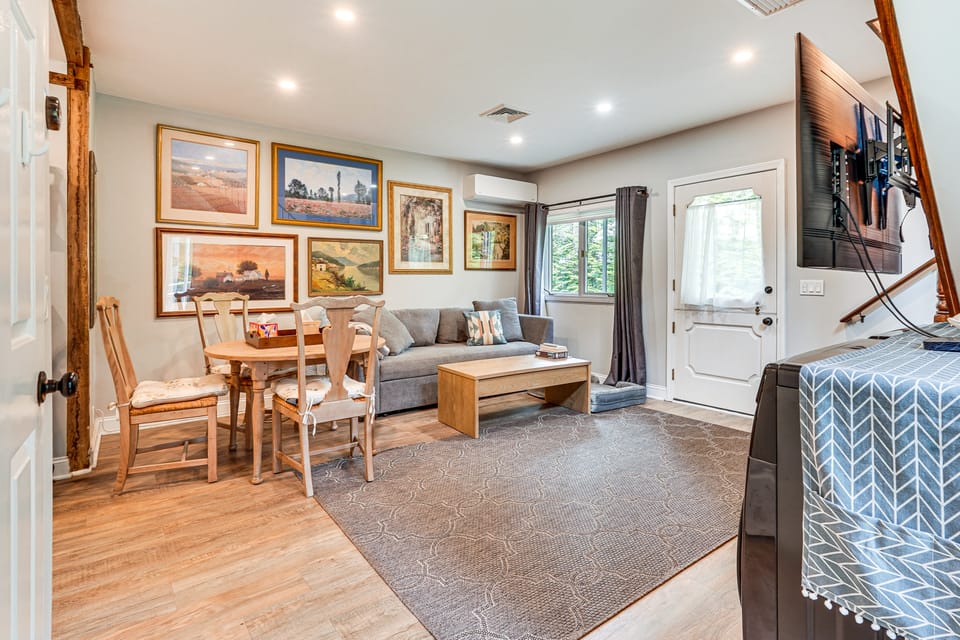 Pet-Friendly Cottage, 2 Mi to Saugatuck Falls Cottage in Connecticut