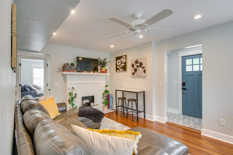 Convenient OKC Apartment: 4 Mi to Dtwn! Apartment in Oklahoma City
