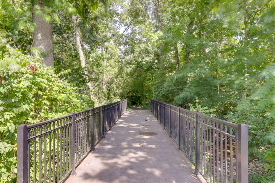 1 Block to Loveland Bike Trail: 'The Frog Man Inn' House in Ohio