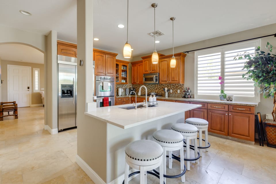 Private Pool & Fairway View: Phoenix Golf Retreat! House in Phoenix