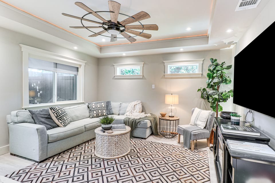 Walk to Zilker Park, Barton Springs Pool! Cozy Gem House in Zilker