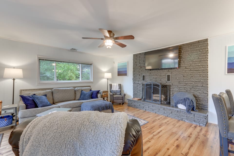 Dock + Views: Scenic Group Retreat on Grand Lake! House in Lake O The Cherokees