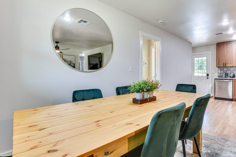 12 Mi to BOK Center: Pet-Friendly Home w/ Yard! House in Tulsa