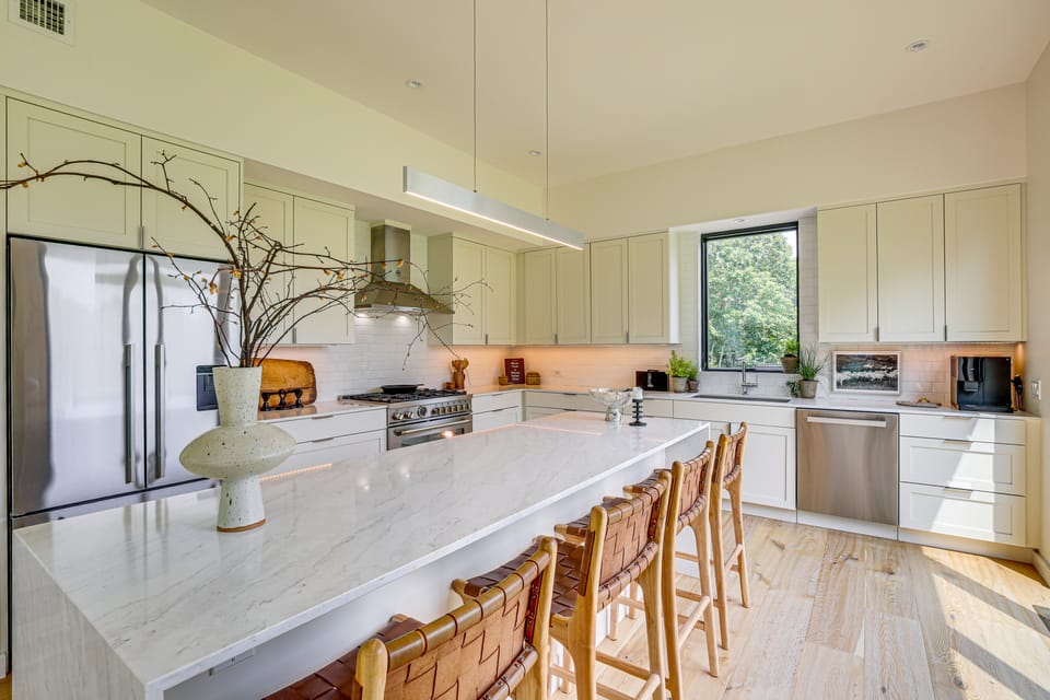 Hudson Valley Summer Escape w/ Pool & Fire Pit House in Connecticut