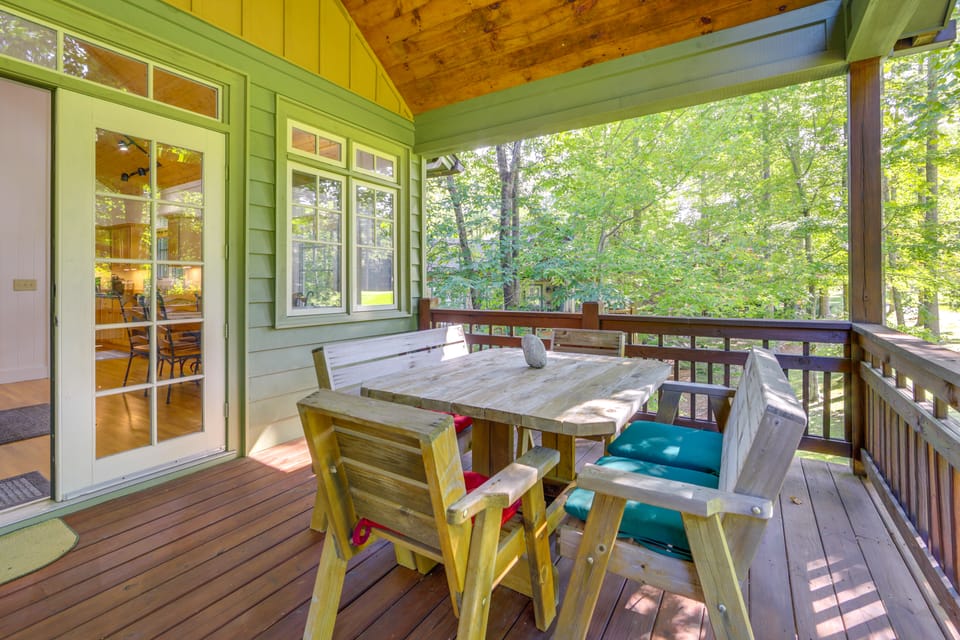 Play Golf & Tennis: Family Escape in Cashiers! House in Lake Glenville