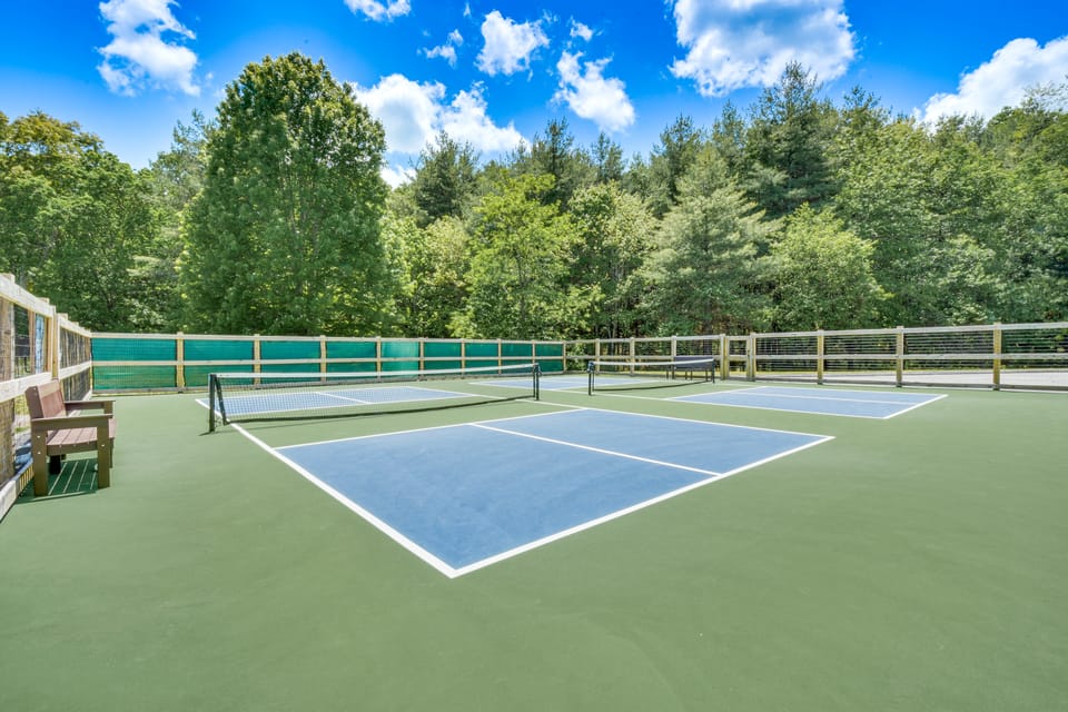 Play Golf & Tennis: Family Escape in Cashiers! House in Lake Glenville