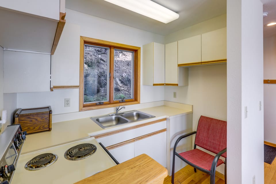 9 Mi to Mendenhall Glacier: Waterfront Juneau Home House in Juneau