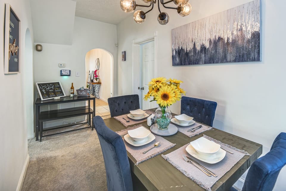 Spacious Family Home w/ Yard in Dtwn Hampton! House in Hampton