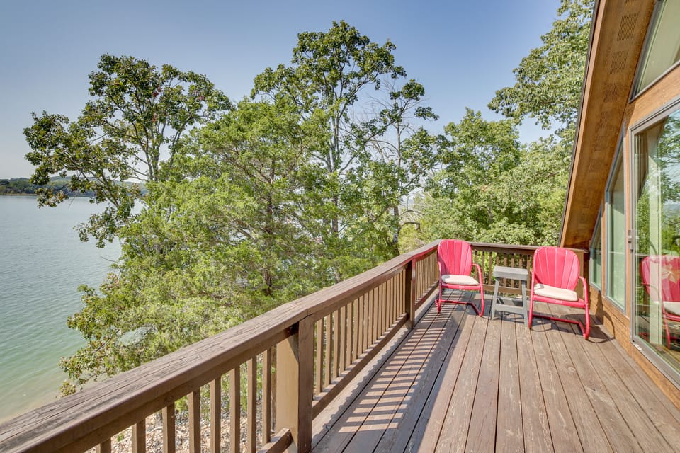 Luxe Family Home w/ Direct Table Rock Lake Access! House in Table Rock Lake
