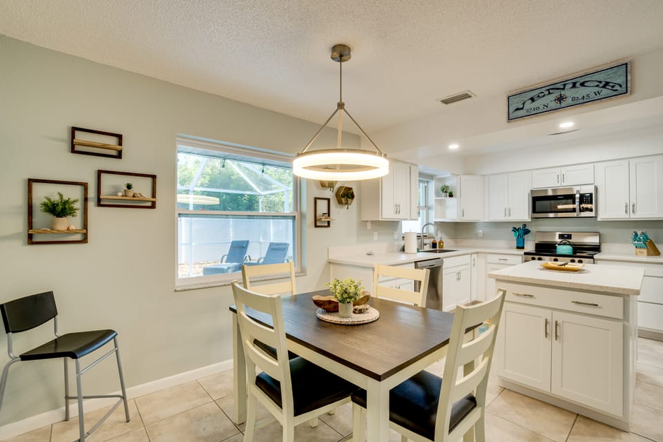 3 Mi to Manasota Key: Stylish Single-Story Home! House in South Venice