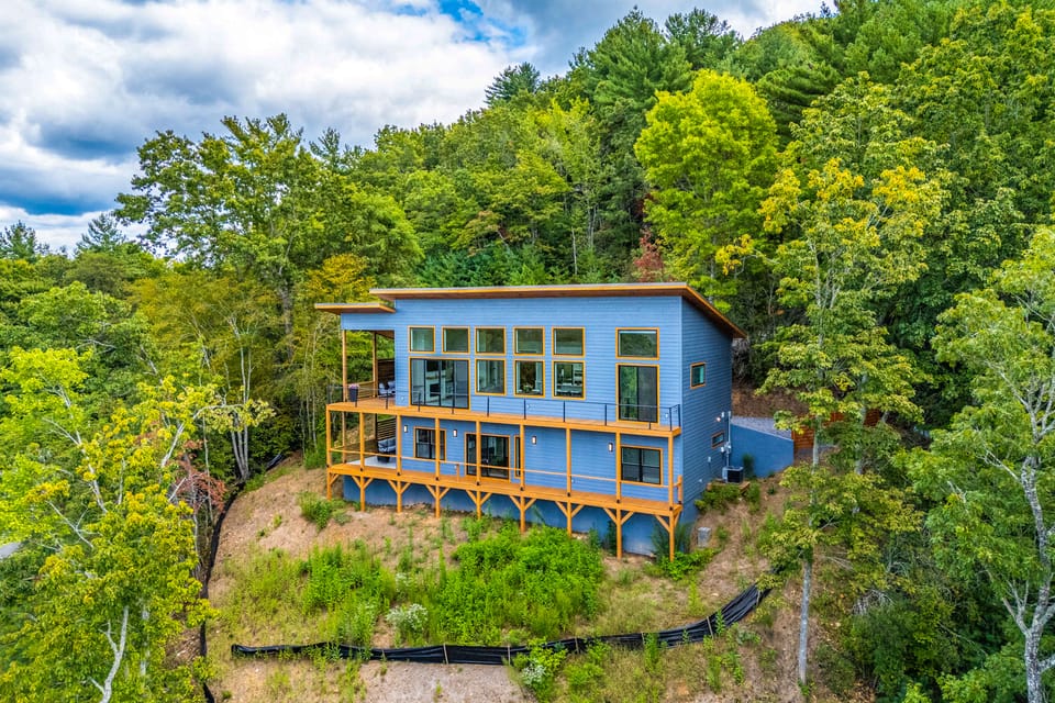 Mtn-View Decks & Fire Pit: Quiet Brasstown Escape House in Tennessee