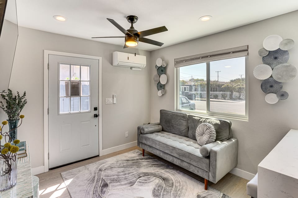 Newly Updated! Commuter-Friendly Anaheim Home House in Anaheim