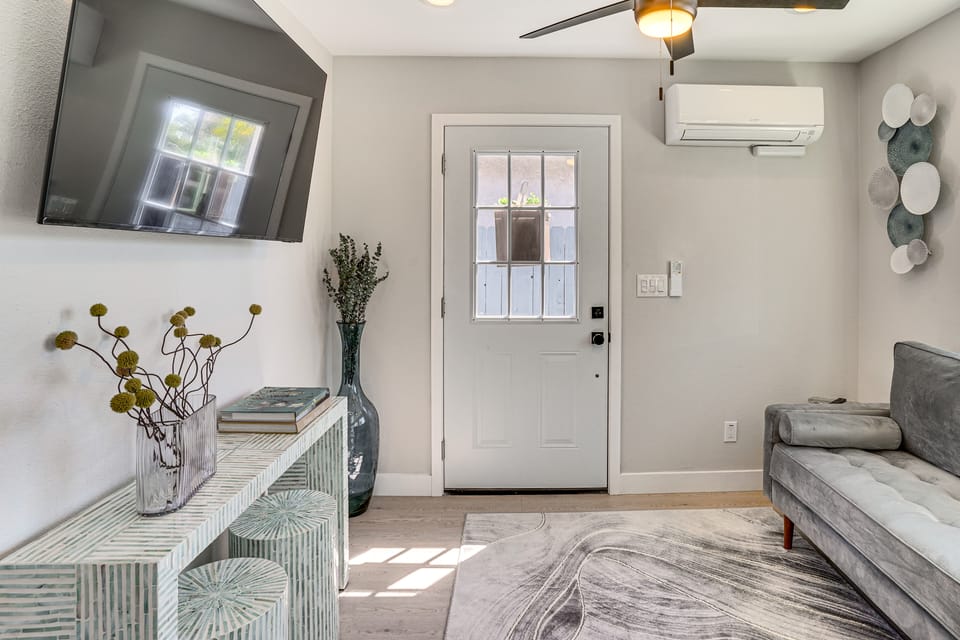 Newly Updated! Commuter-Friendly Anaheim Home House in Anaheim