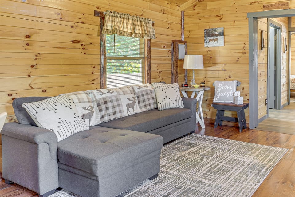 Charming Couples Cabin on 40 Acres in Zanesville House in Ohio