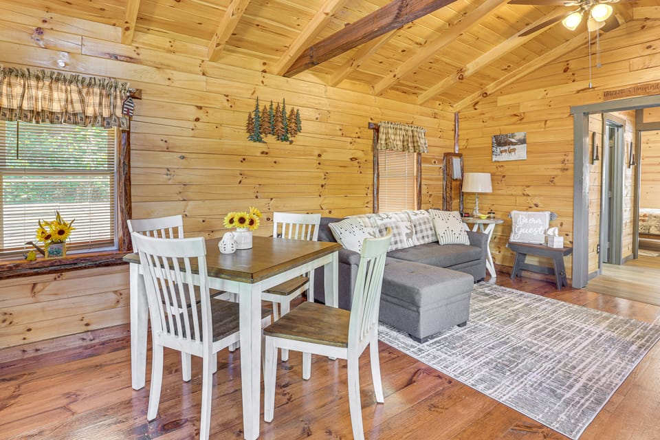 Charming Couples Cabin on 40 Acres in Zanesville House in Ohio