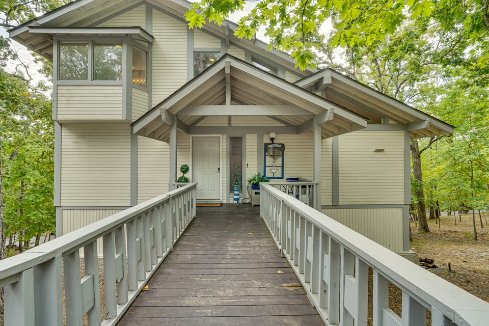 Margaritaville Lake Resort Home 1 Mi to Marina! House in Lake of the Ozarks