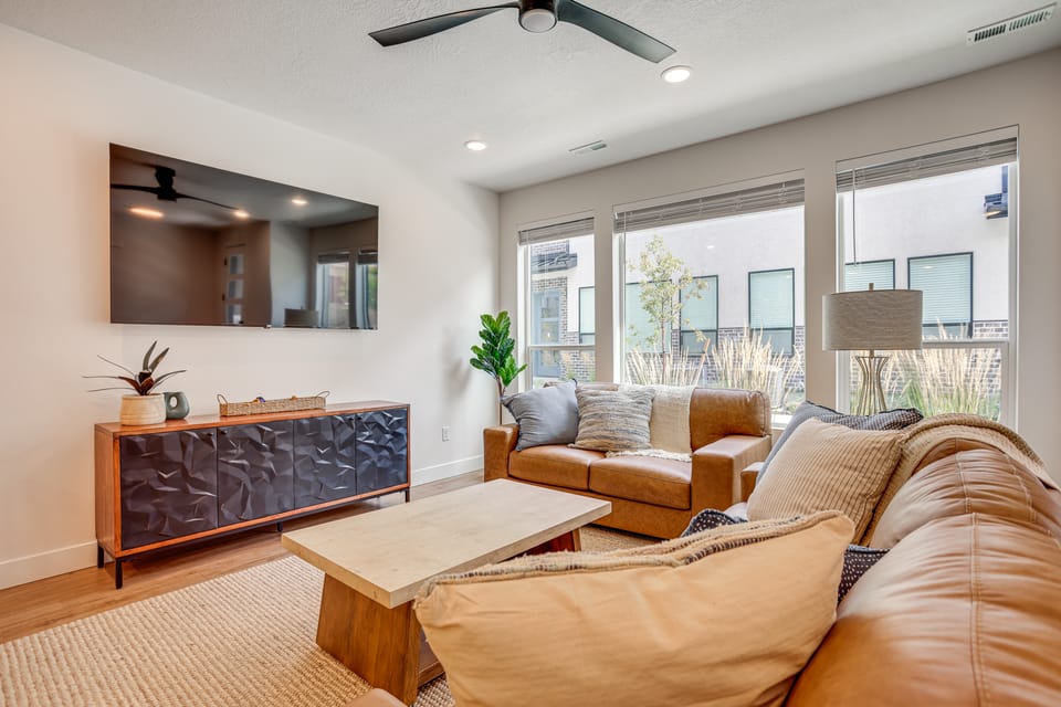 Hike & Ski: Townhome 8 Mi to Dtwn Ogden! Apartment in Utah