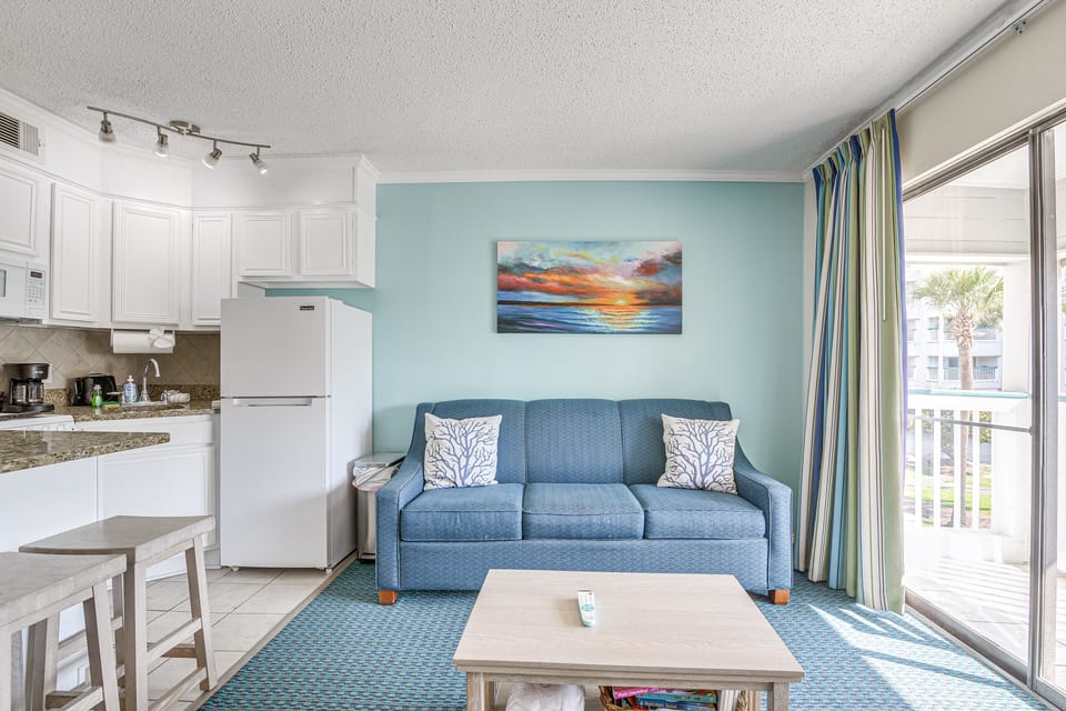 Steps to Galveston Beach: Corner-Unit Condo! Apartment in Galveston Island