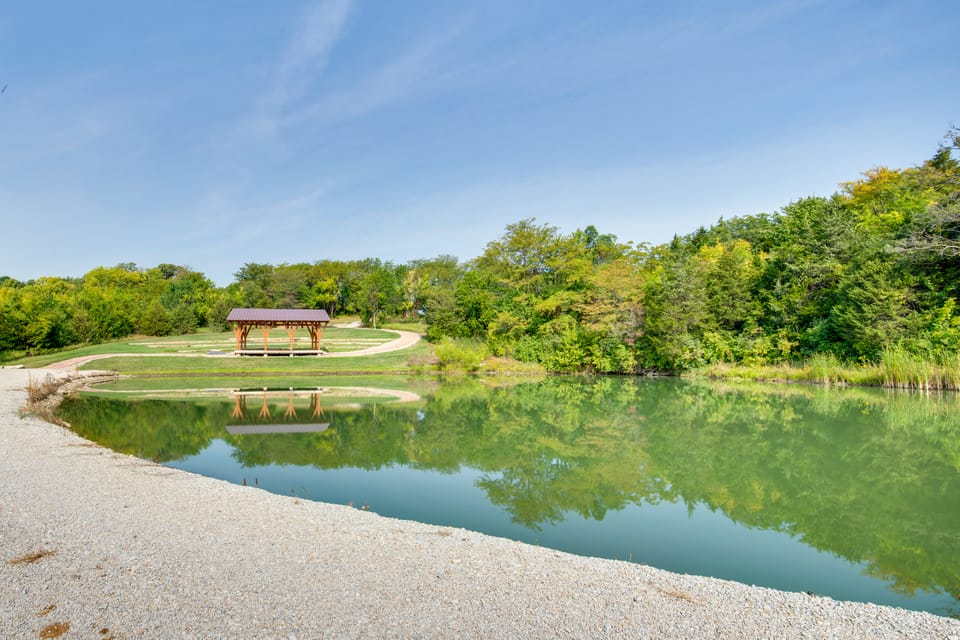 Stay & Sip: Group Ranch at Shamrock Hills Vineyard House in Missouri