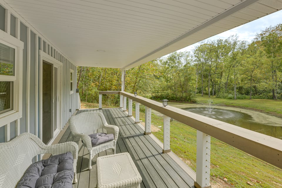 Cottage Close to Caves & Trails in Hocking Hills! House in Falls Township