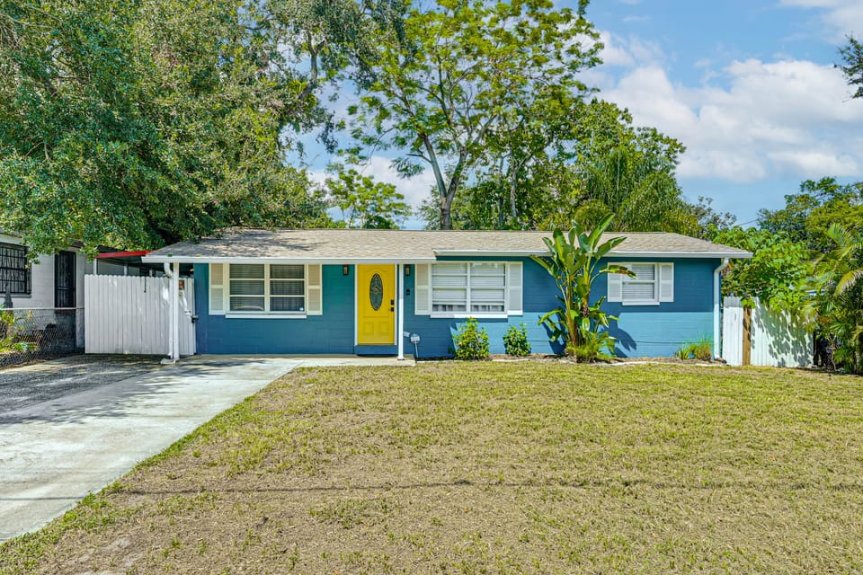 Home w/ Expansive Patio, 3 Mi to Busch Gardens! House in Tampa